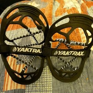YakTrax Winter Ice and Snow Shoe Grippers Bands Cleets, Men's Size 8-10